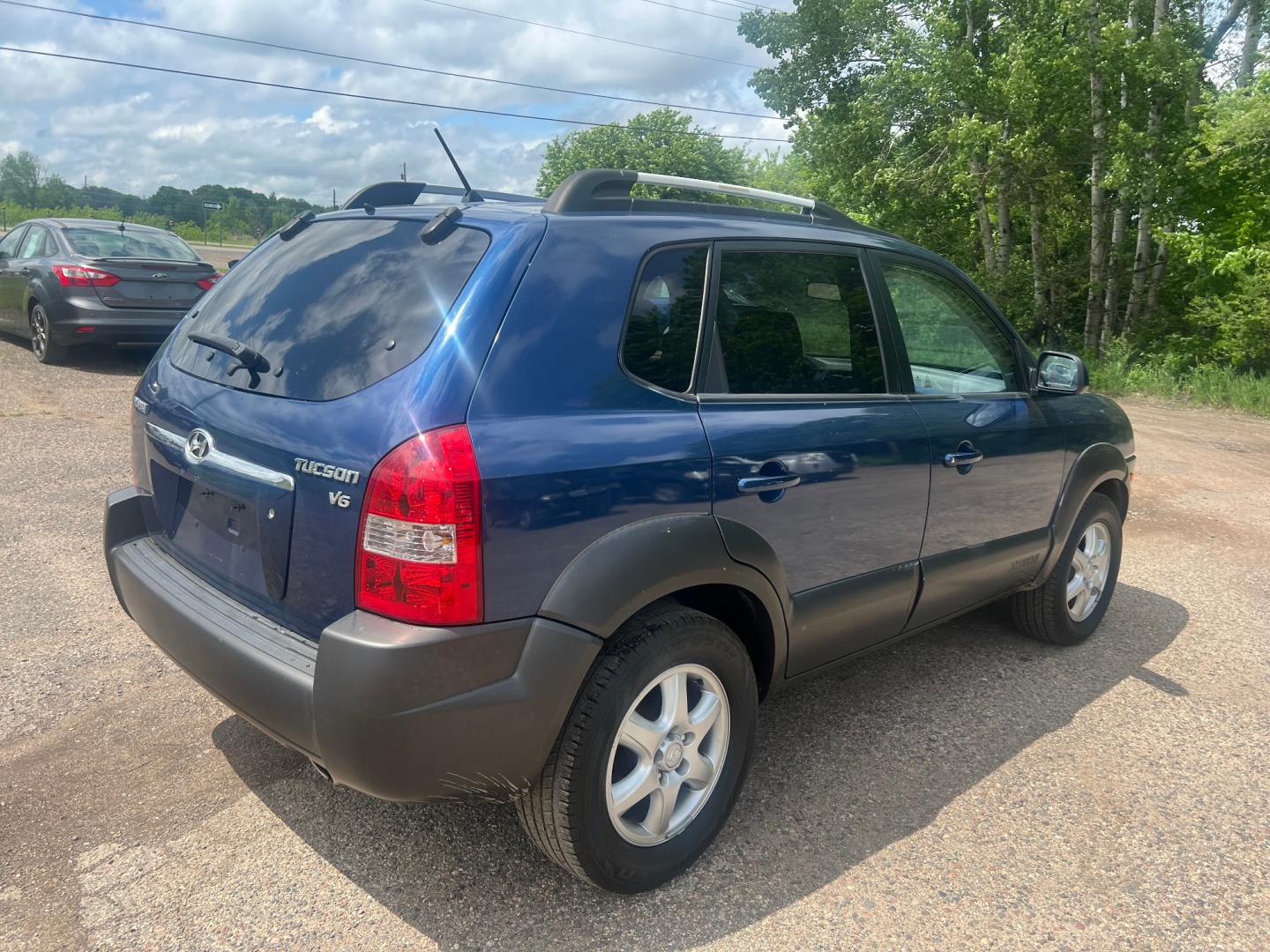 2005 Hyundai Tucson (KM8JN12D55U) , located at 17255 hwy 65 NE, Ham Lake, MN, 55304, 0.000000, 0.000000 - Photo#4